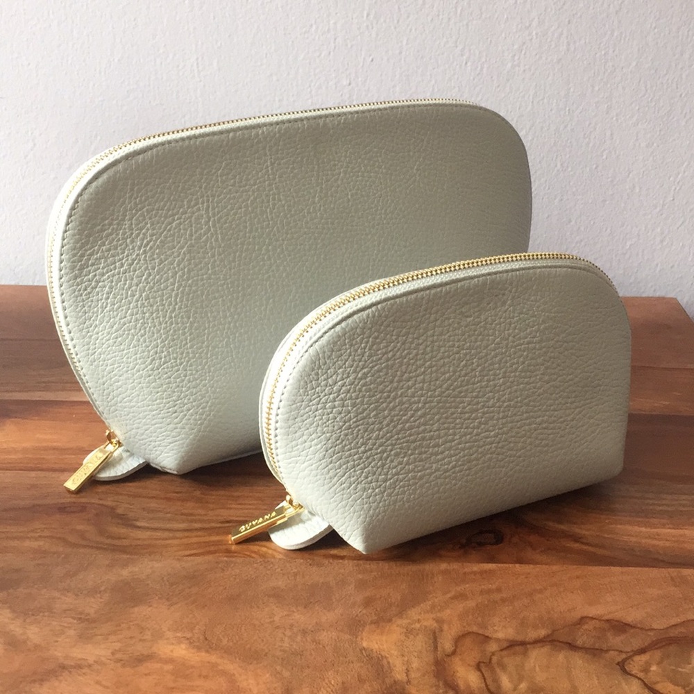Cuyana Travel Case Set in Pearl Grey